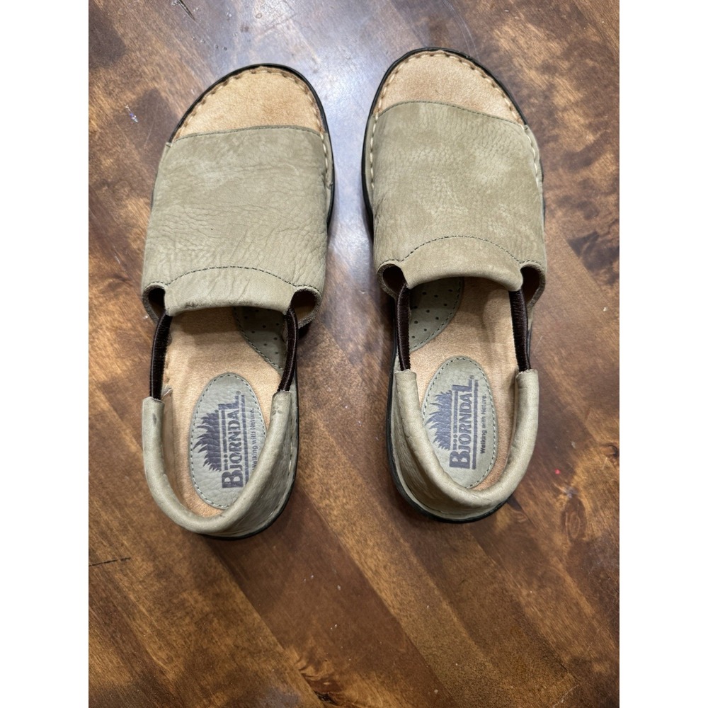 Trendy Bjorndal shoes. New. Perfect For Fall & walking. Size 7.5